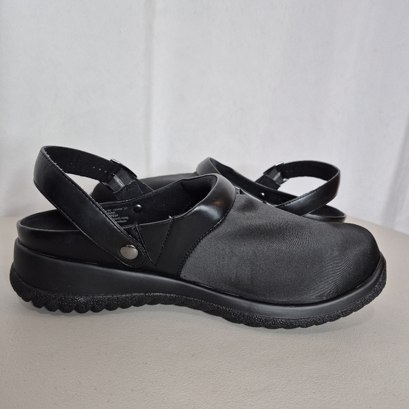 Drew Savannah Black Leather / Black Stretch Convertible Strap Clog - Size 10 WW - Picture 5 of 14